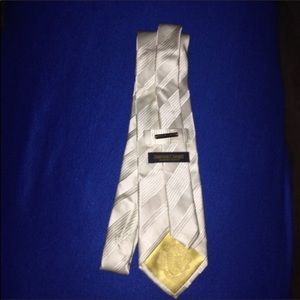 DONALD J. TRUMP SIGNATURE COLLECTION MEN’S TIE💕OS
